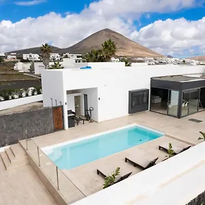 Villa Serenity, Tías